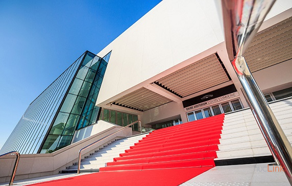 Entrée du palais des festivals à Cannes